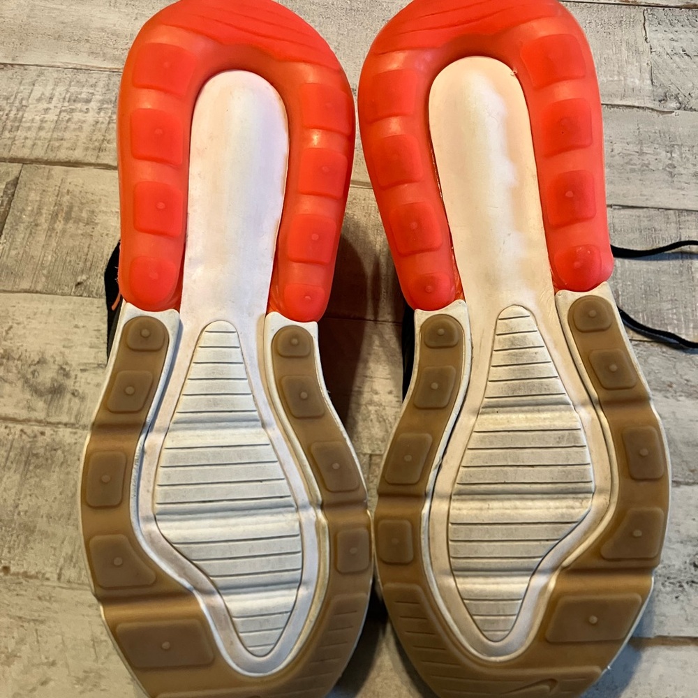 Nike Air 270 Black and Orange Athletic Shoes - Picture 6 of 8